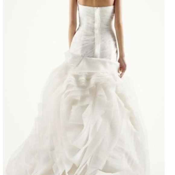 vera wang fit and flare wedding dress